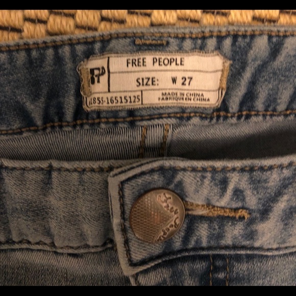 Free People Denim - FREE PEOPLE Light Wash Skinny Jeans with Rips